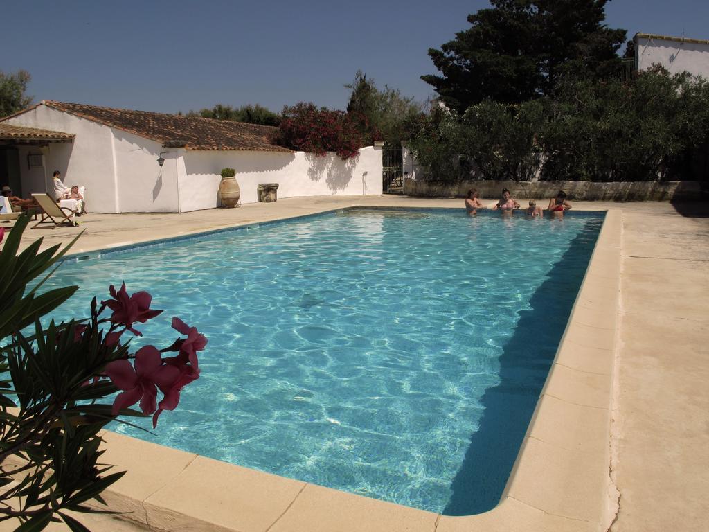 Cacharel Hotel Saintes-Maries-de-la-Mer Exterior photo